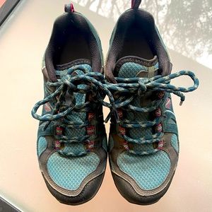 Salomon lightweight hiking shoes women 6